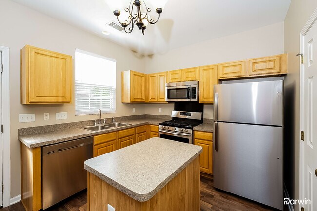 Foto del edificio - 3600 Throughbrook Ct