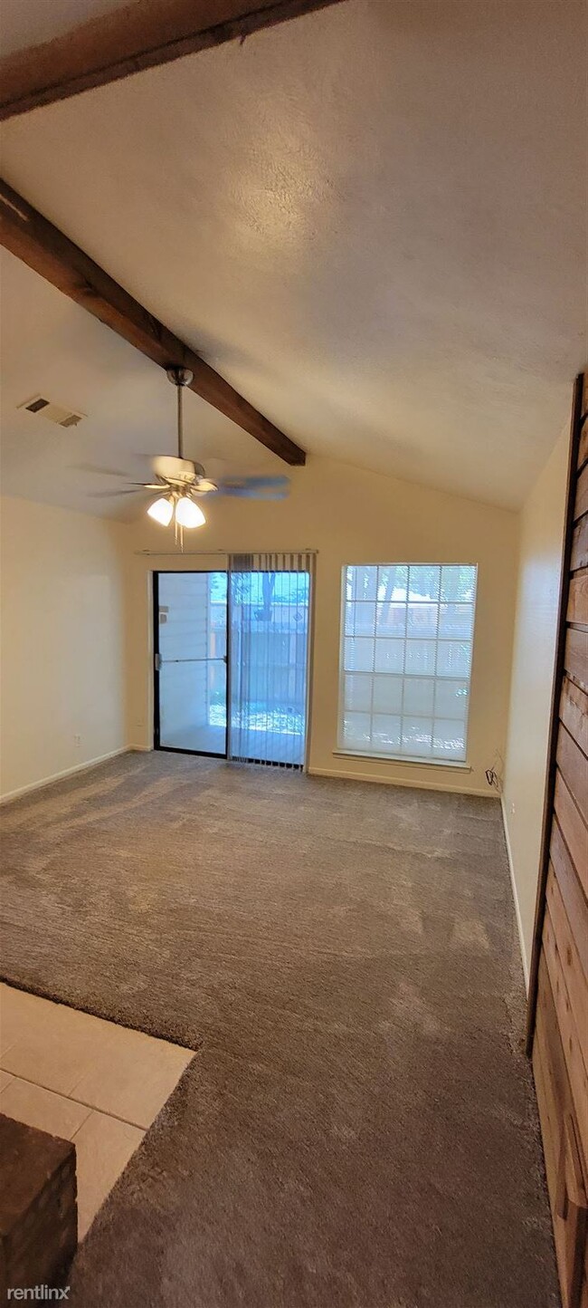 Building Photo - 2 br, 2 bath Duplex - 2910 Forest Bnd