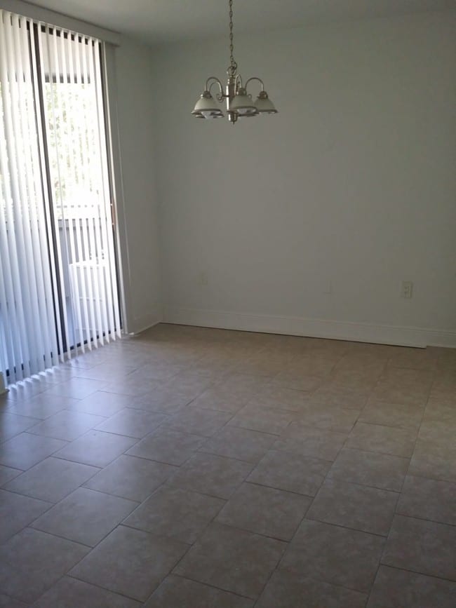 Foto del edificio - 8365 SW 152nd Ave