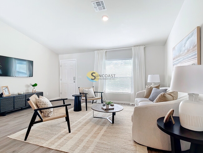 Building Photo - 6 Pine Cedar Dr