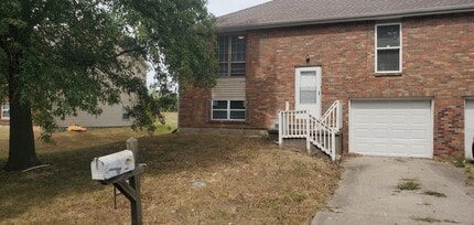 Building Photo - 4385-4387-4387 Santa Anna Dr