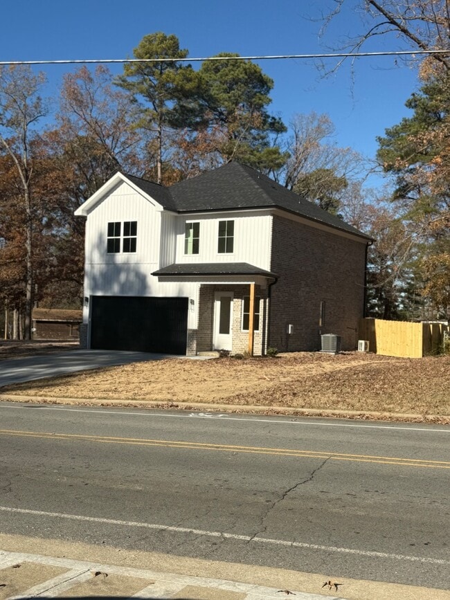 Building Photo - 412 Prickett Rd