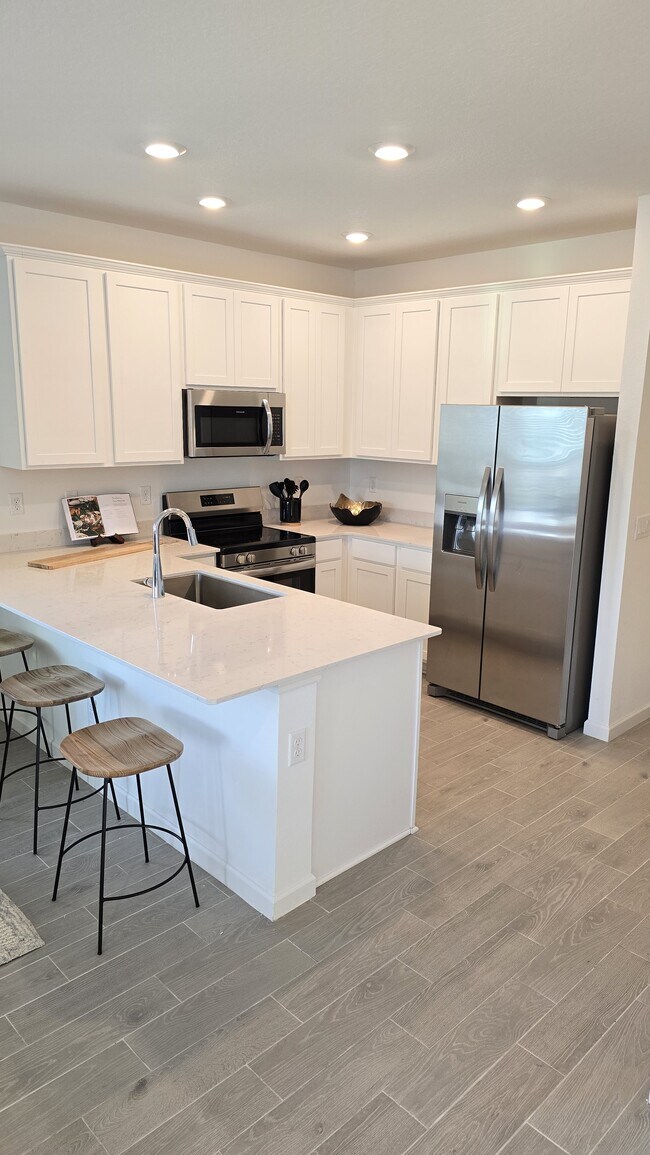 Foto del edificio - 6822 Golden Monarch Ave
