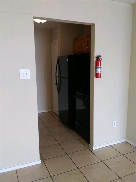 Building Photo - 5160 Silver Creek Dr