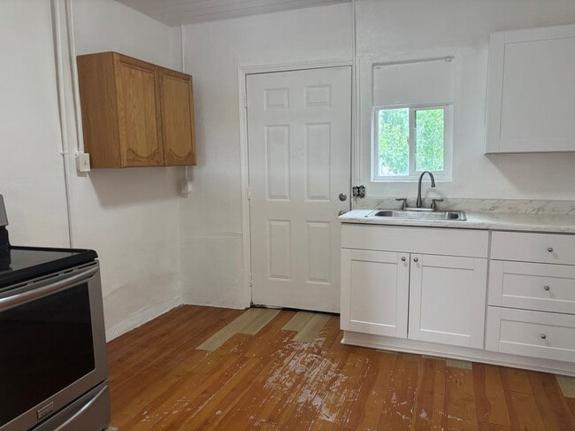 Foto del edificio - 7599 Azusa Ave