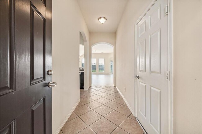 Building Photo - 3 Garden Grove Dr