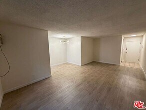 Building Photo - 848 S Holt Ave