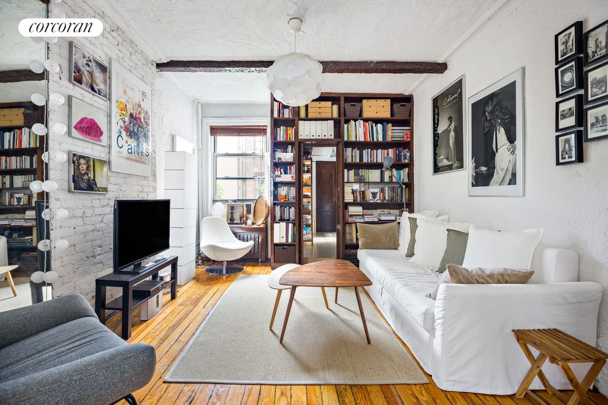 Foto principal - 236 E 6th St