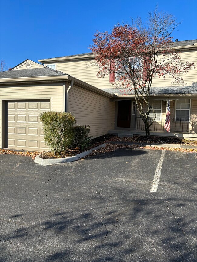 Building Photo - 2037 Burbridge Ln