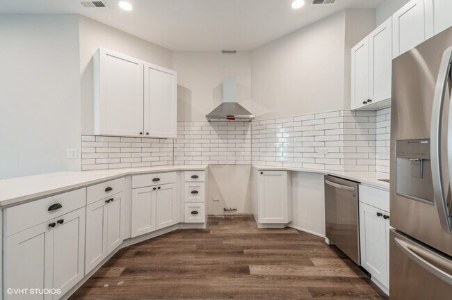 Foto del edificio - 853 W Addison St