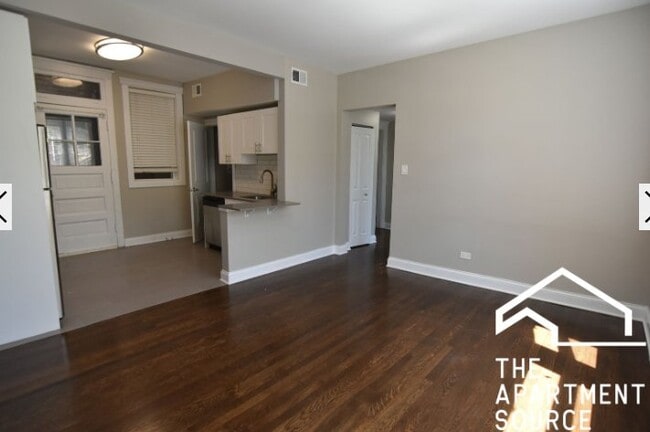 Building Photo - 3802 N Pine Grove Ave