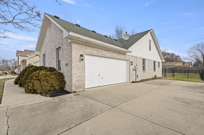 Foto del edificio - 7907 Shannon Lakes Way