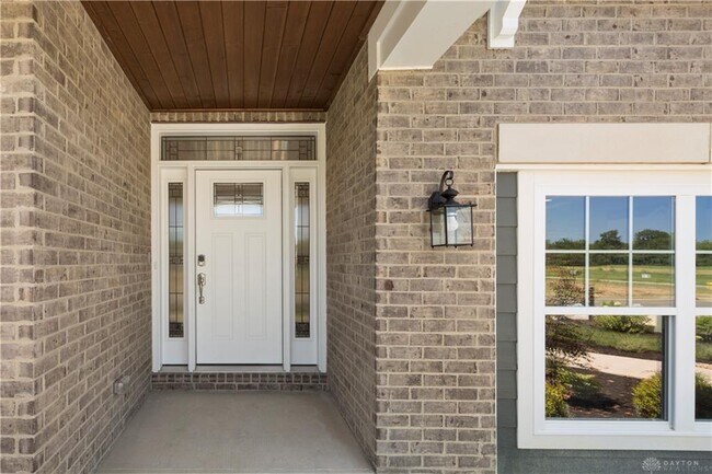 Building Photo - 705 Dewmar Dr
