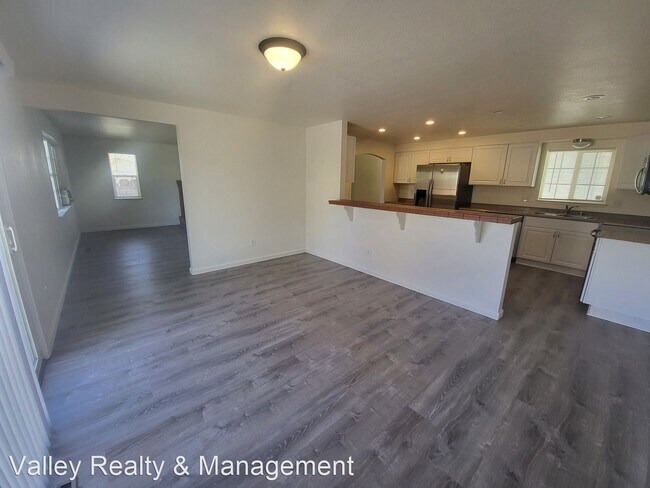 Foto del edificio - 3 br, 2 bath House - 726 Sonoma