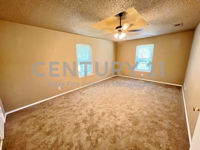 Foto del edificio - Charming 3/2/2 in Lake Dallas For Rent!