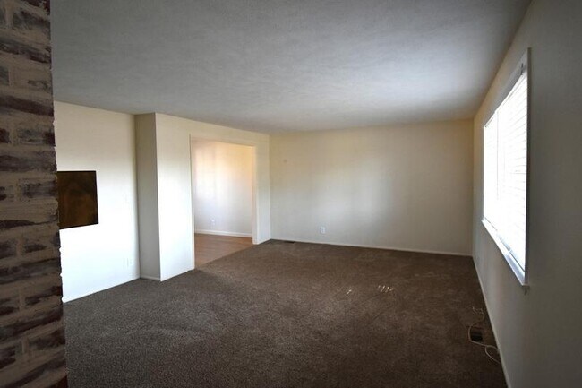 Foto del edificio - 5819 Southgate Dr