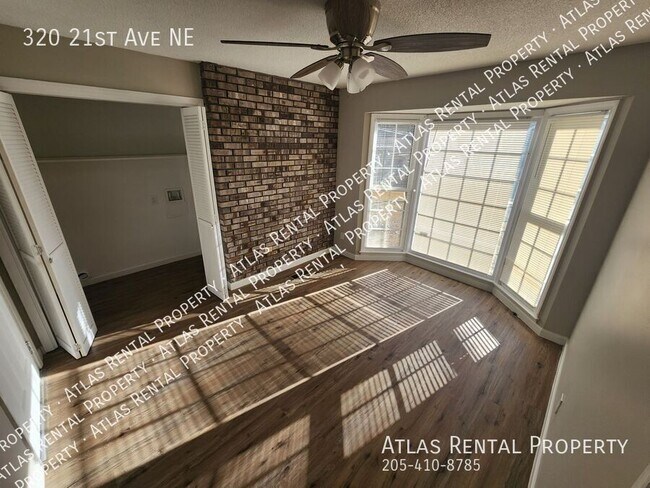 Foto del edificio - 320 21st Ave NE