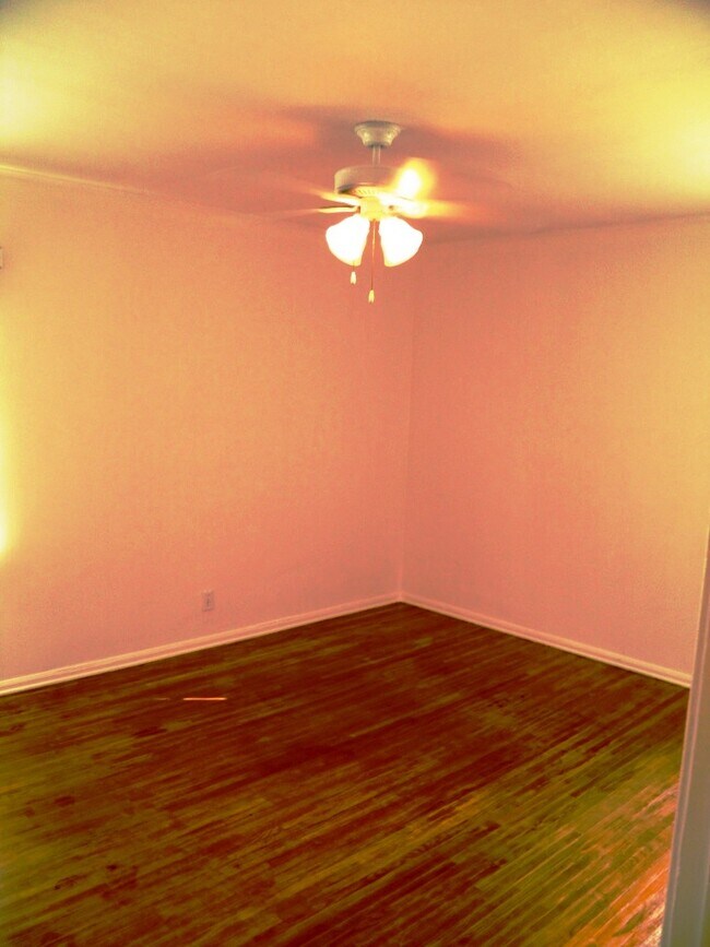 Foto del edificio - 1269 S Ridgeley Dr