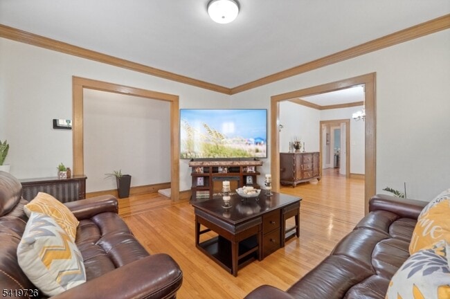 Building Photo - 144 Bellevue St