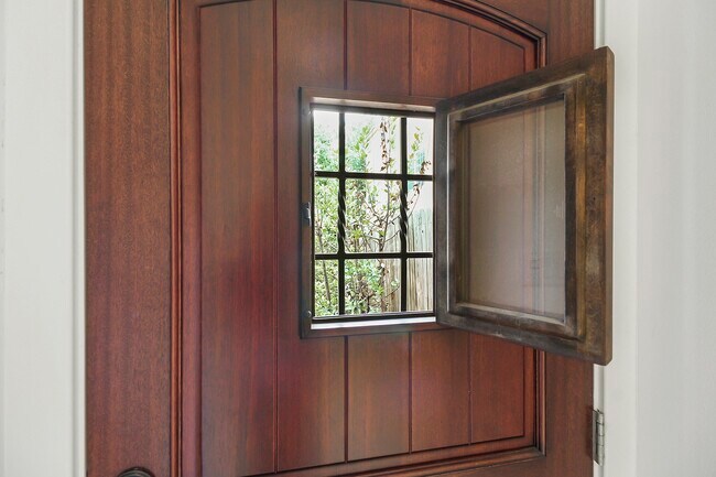 Foto del edificio - 612 W 27th St