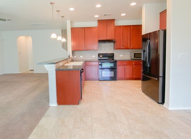 Building Photo - Beautiful 5 BR / 2.5 BA Home for Rent in A...