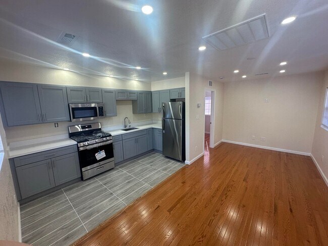Foto del edificio - 4027 Fullington St