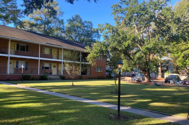 Interior Photo - Elm Villa Apartments