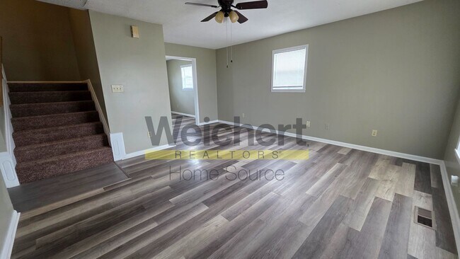 Foto del edificio - 3 bedroom, 2 bath Two-Story Home South Jonesboro