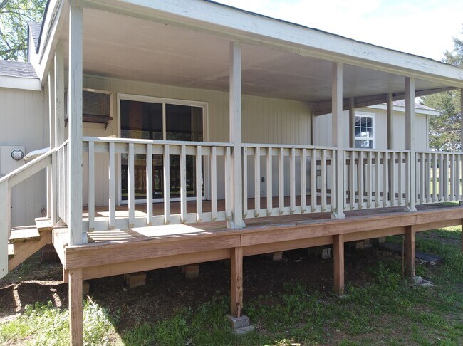Foto del edificio - 2611 County Lake Rd