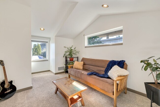 Foto del edificio - Modern 2-Bedroom Townhome in the Heart of ...