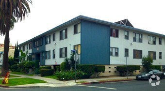 Primary Photo - 2890 Leeward Ave