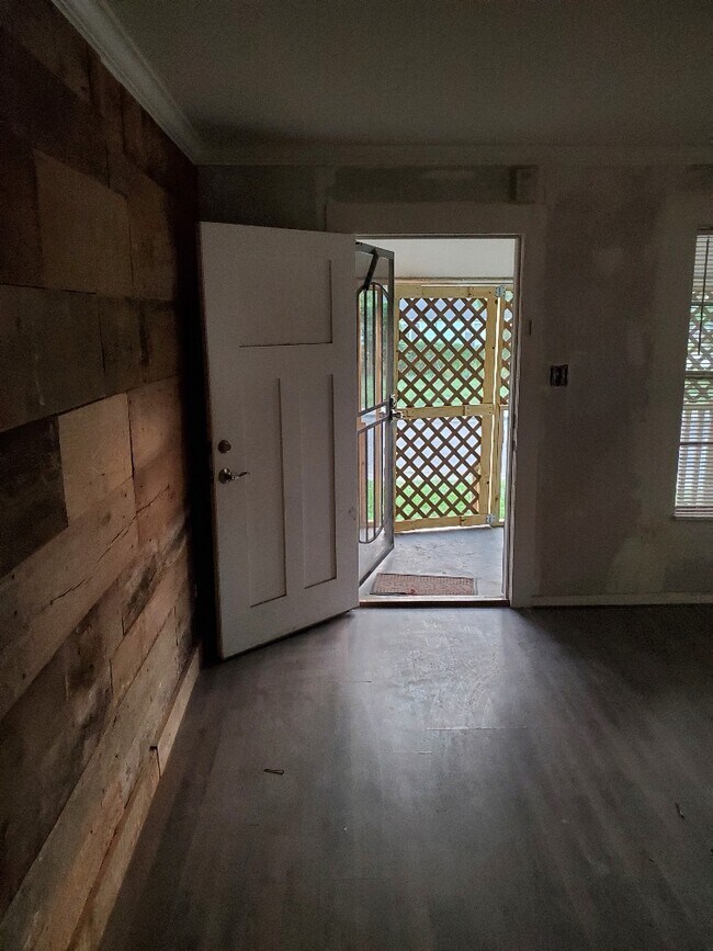 Entrada - 2801 33rd St N