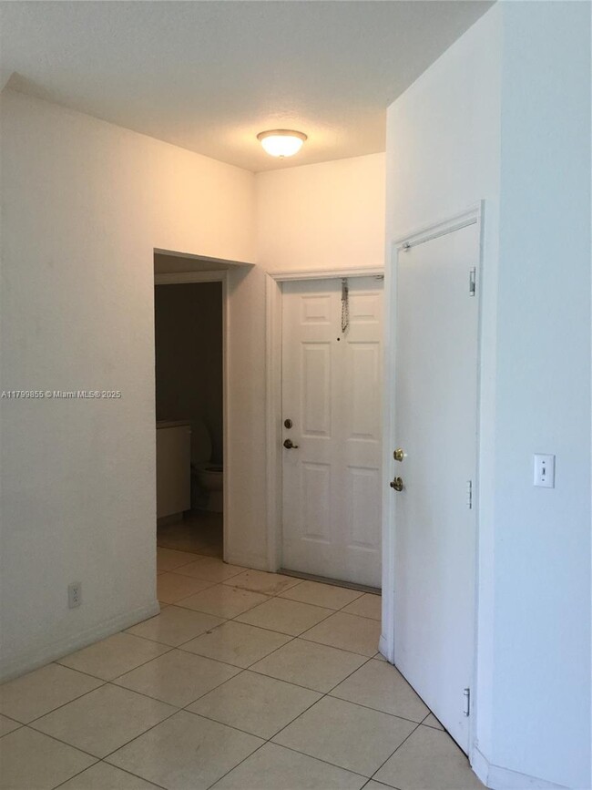 Building Photo - 3881 NW 91st Ter