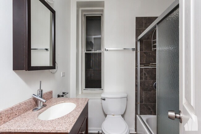 Foto del edificio - 948 W Willow St