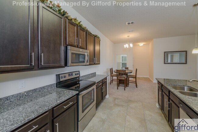 Building Photo - 817 Golden Lake Loop
