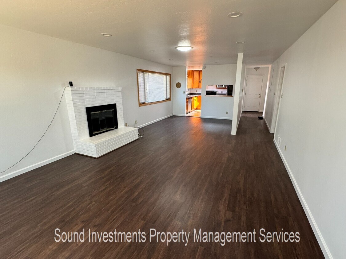 Primary Photo - Beautiful 2-bedroom apartment with views!!