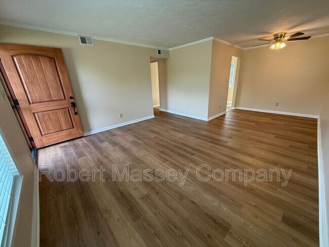 Foto del edificio - 3305 Mcadams Ct