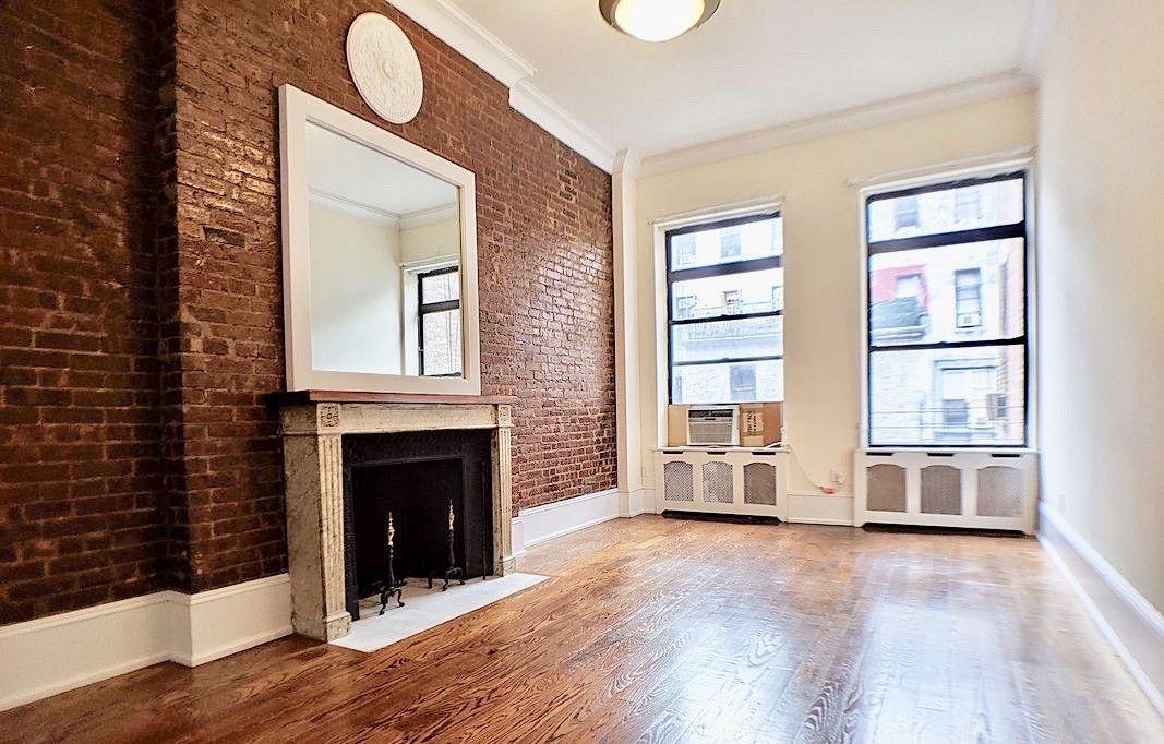Primary Photo - 26 W 76th St