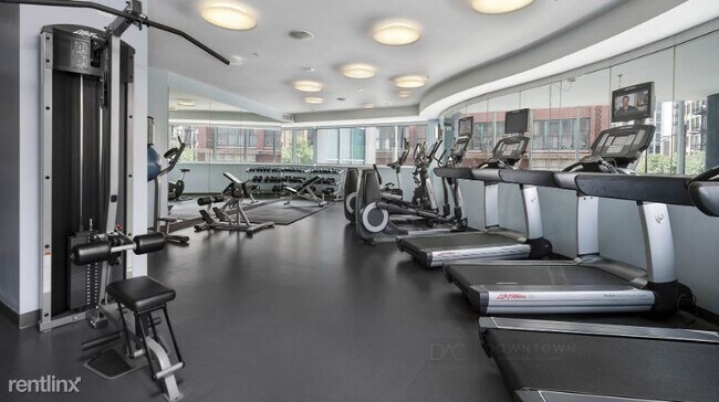 Foto del edificio - 2 br, 2 bath Condo - 430 W Huron St