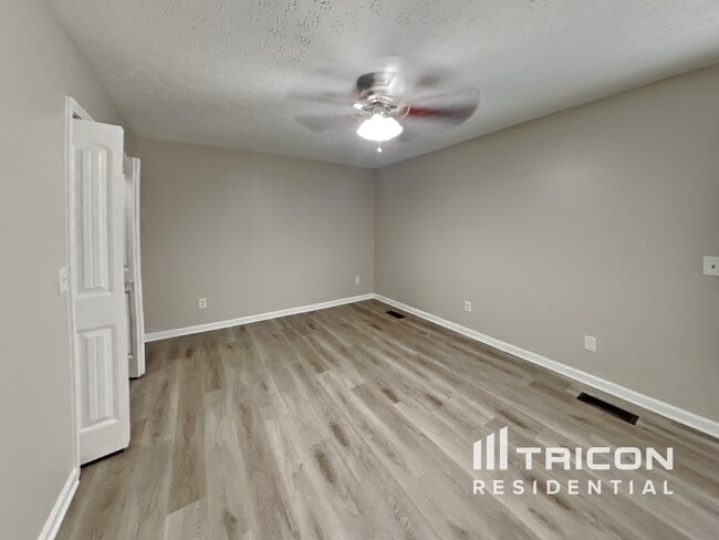 Building Photo - 3009 Blackwood Dr