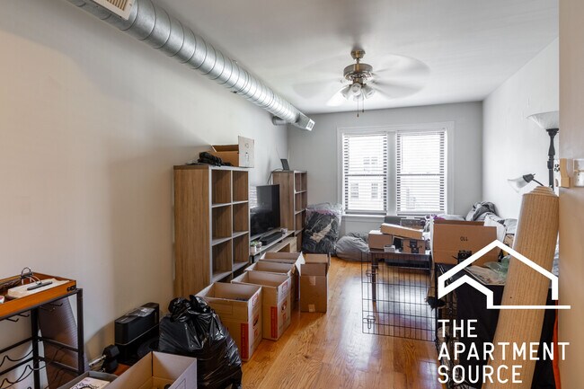Foto del edificio - 3323 N Lakewood Ave