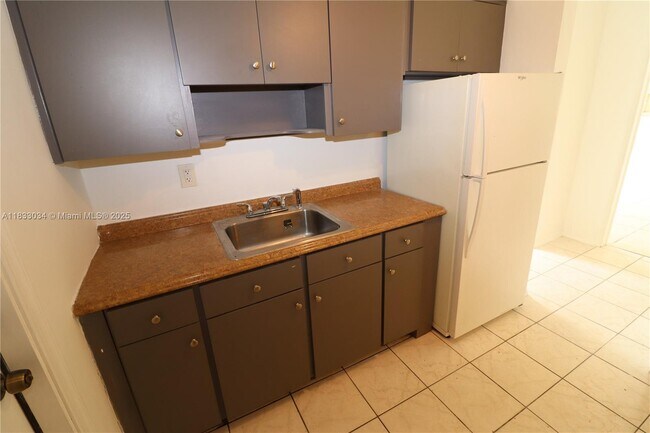 Foto del edificio - 271 NW 41st St