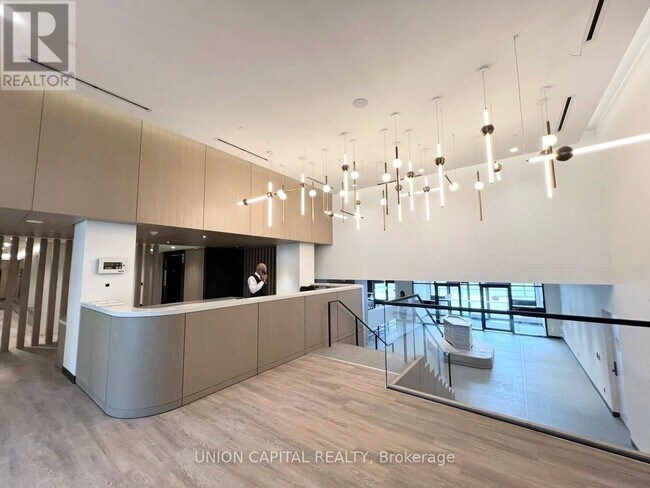Photo du bâtiment - 7950-7950 Bathurst St