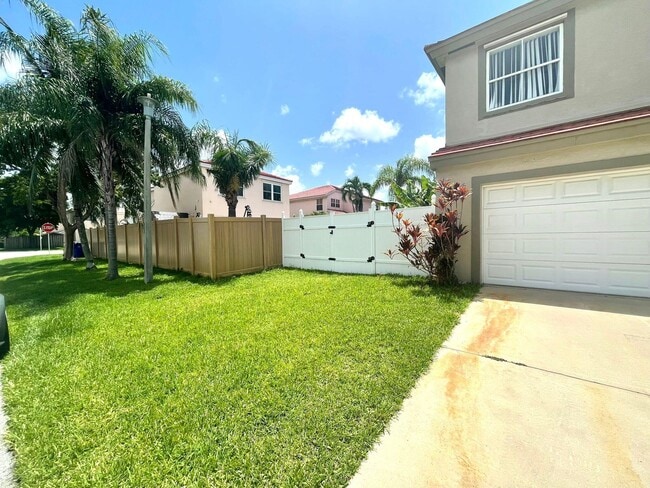 Building Photo - 3123 Sunset Cir