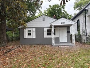 Building Photo - 1838 Watkins St