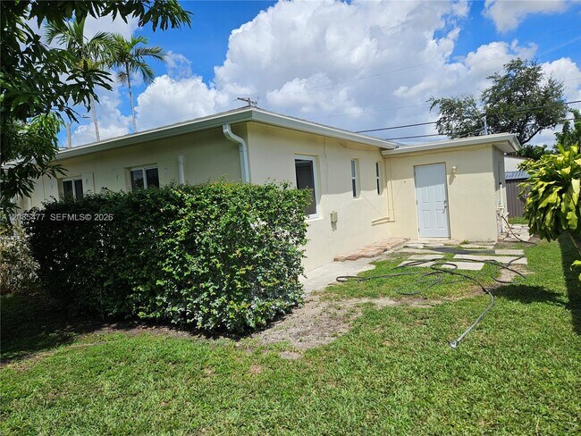 Foto del edificio - 145 SW 60th Ct