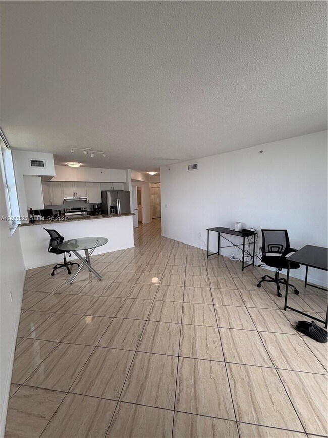 Foto del edificio - 5077 NW 7th St