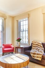 Building Photo - 121 Middle St