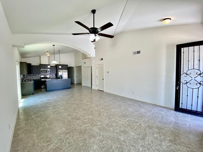 Building Photo - 13667 Everingham