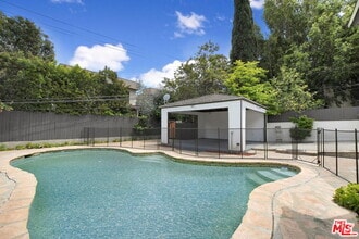 Building Photo - 1512 Pandora Ave